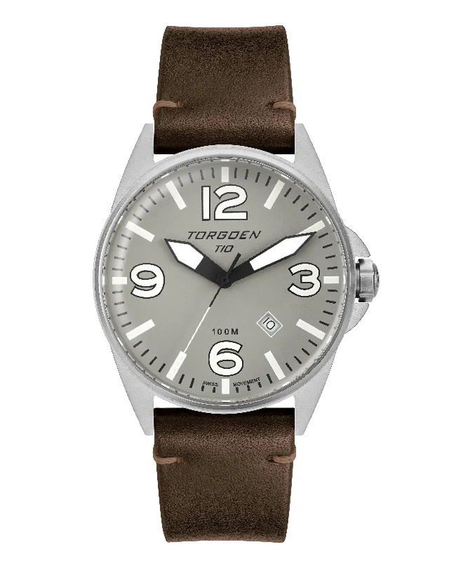 T10 Waxwing | 44mm, Brown Leather Strap