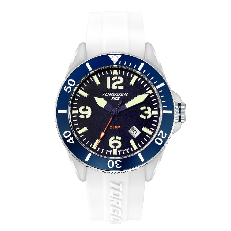 T43 Navy/White Diver Sapphire | 44mm, White Silicone Strap