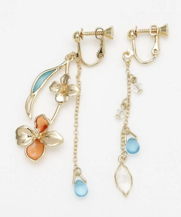 HANA-YUBI Clip Earrings