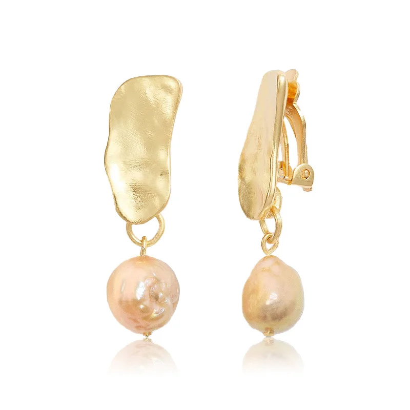 Cobblestone X Pink Pearl Clip Earrings