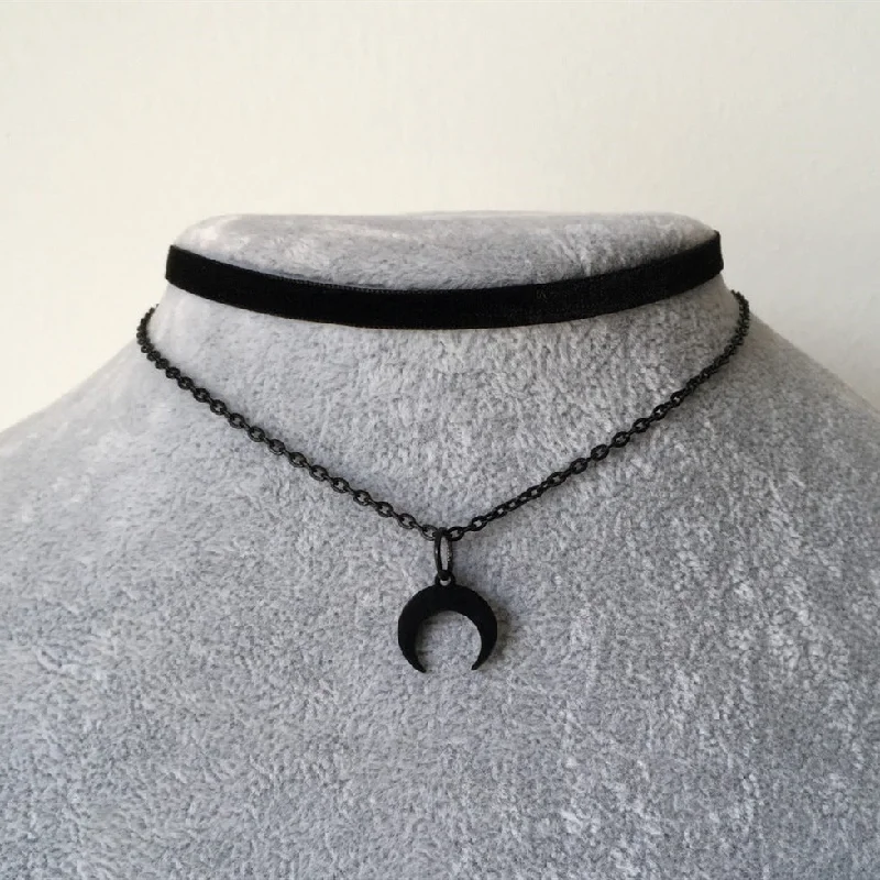 Wholesale Alloy Dark Moon Pendant Black Necklace